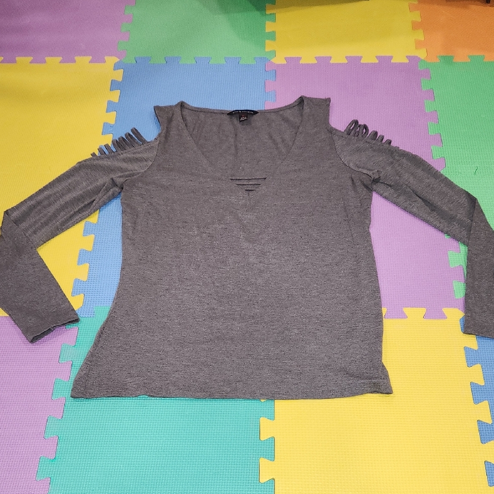 Rock & Republic Gray Long Sleeve Top with Cutout Details, Size Medium,  Like New